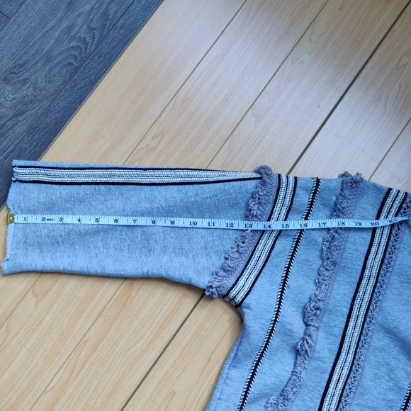 Moon River Frill Spring Crew Sweater in Gray - Picture 7 of 8